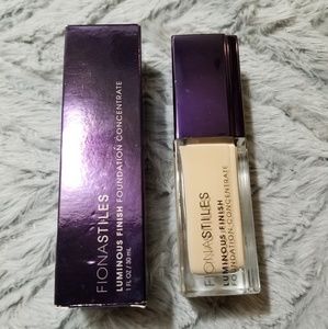 Fiona Stiles Luminous Finish Foundation - 03